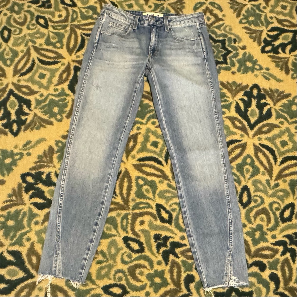 Women’s AMO Twist w/fray Heartbreaker Light Wash Skinny Ankle Jeans 27 28 x 27.5